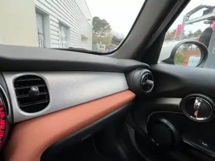 Photo 5 Mini Mini  5 Portes Cooper 136ch Yours BVA7