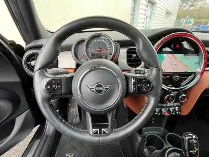 Photo 4 Mini Mini  5 Portes Cooper 136ch Yours BVA7