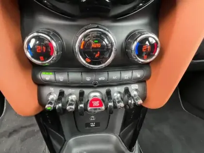 Photo 7 Mini Mini  5 Portes Cooper 136ch Yours BVA7