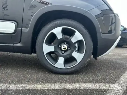 Photo 10 Fiat Panda  Classic 1.0 70ch BSG S&S Pandina Step 2