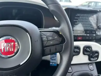 Photo 27 Fiat Panda  Classic 1.0 70ch BSG S&S Pandina Step 2