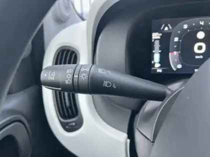 Photo 28 Fiat Panda  Classic 1.0 70ch BSG S&S Pandina Step 2