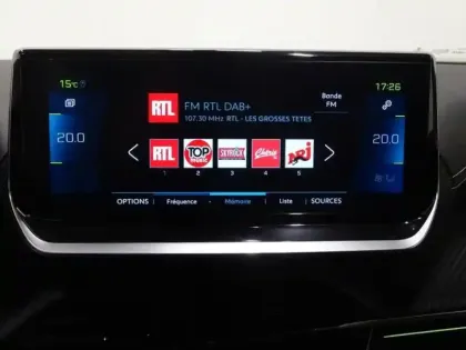 Photo 14 Peugeot 2008  e- 136ch GT