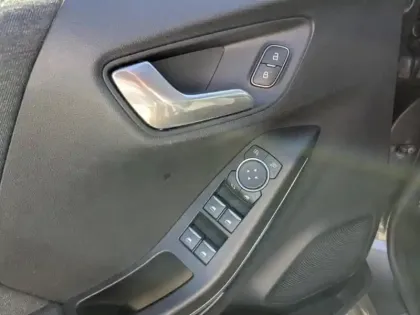 Photo 8 Ford Puma  1.0 EcoBoost 125ch mHEV Titanium Business 6cv