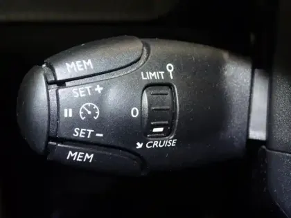 Photo 13 Peugeot 208  1.2 PureTech 75ch S&S Active Business