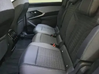 Photo 75 Peugeot 5008  Hybrid 136 e-DCS6