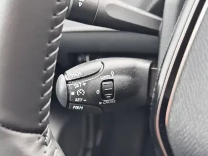 Photo 37 Peugeot 208  Hybrid 110 e-DCS6