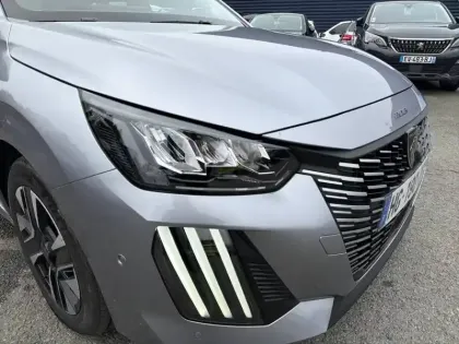 Photo 15 Peugeot 208  Hybrid 110 e-DCS6