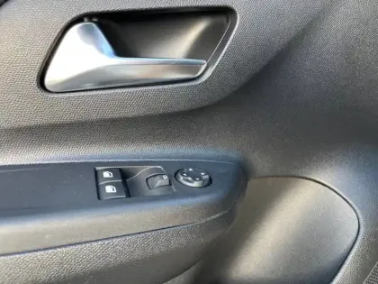 Photo 17 Opel Corsa  Electrique 136 ch & Batterie 50 kWh