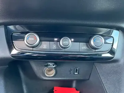 Photo 21 Opel Corsa  Electrique 136 ch & Batterie 50 kWh