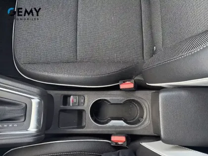 Photo 28 Renault Captur  TCe 140 EDC - 21