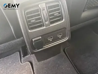 Photo 16 Renault Captur  TCe 140 EDC - 21