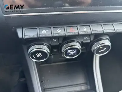 Photo 26 Renault Captur  TCe 140 EDC - 21