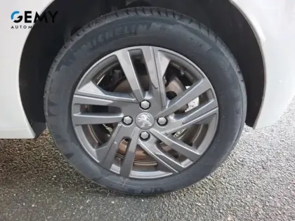 Photo 21 Peugeot 208  BlueHDi 100 S&S BVM6