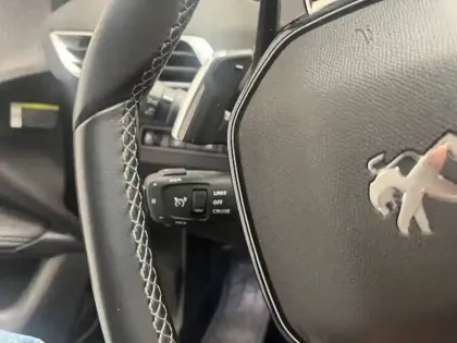 Photo 27 Peugeot 3008  Hybrid 225 e-EAT8