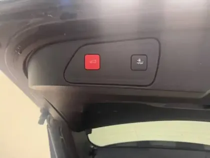 Photo 11 Peugeot 3008  Hybrid 225 e-EAT8