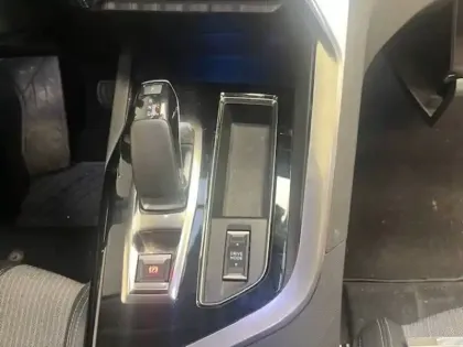 Photo 21 Peugeot 3008  Hybrid 225 e-EAT8