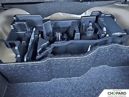 Photo 87 Peugeot 2008  Hybrid 145 e-DCS6