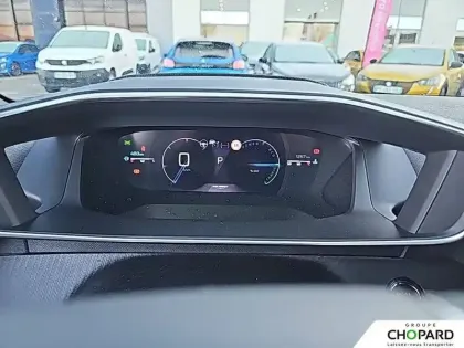 Photo 48 Peugeot 2008  Hybrid 145 e-DCS6