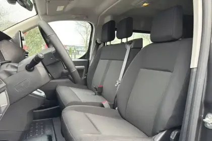 Photo 13 Peugeot Expert  CA FIXE M BLUEHDI 180 S&S EAT8