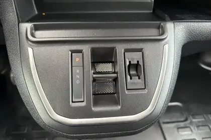 Photo 24 Peugeot Expert  CA FIXE M BLUEHDI 180 S&S EAT8