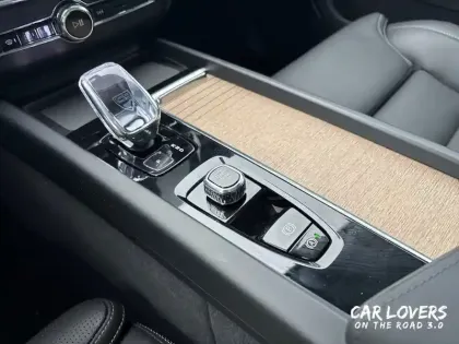 Photo 12 Volvo Xc60  T6 AWD Hybride rechargeable 253 ch+145 ch Geartronic 8