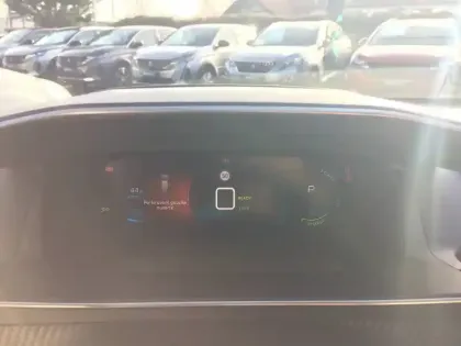 Photo 15 Peugeot 2008  Moteur électrique 136 ch