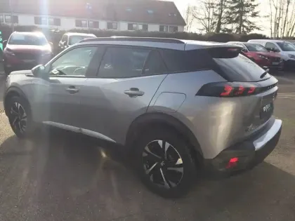 Photo 12 Peugeot 2008  Moteur électrique 136 ch