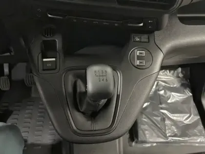 Photo 13 Peugeot Partner  FOURGON M DIESEL 100 CH MANUELLE