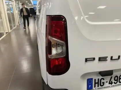 Photo 16 Peugeot Partner  FOURGON M DIESEL 100 CH MANUELLE
