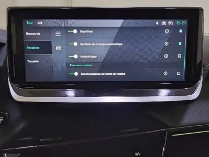 Photo 45 Peugeot 2008  PureTech 130 S&S EAT8