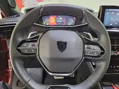 Photo 31 Peugeot 2008  PureTech 130 S&S EAT8