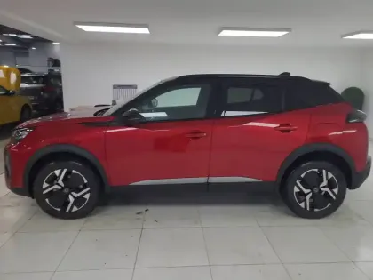 Photo 2 Peugeot 2008  PureTech 130 S&S EAT8