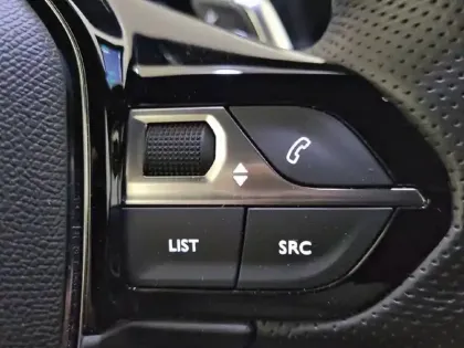 Photo 51 Peugeot 2008  PureTech 130 S&S EAT8