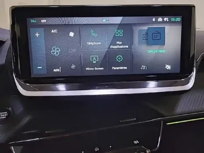 Photo 41 Peugeot 2008  PureTech 130 S&S EAT8