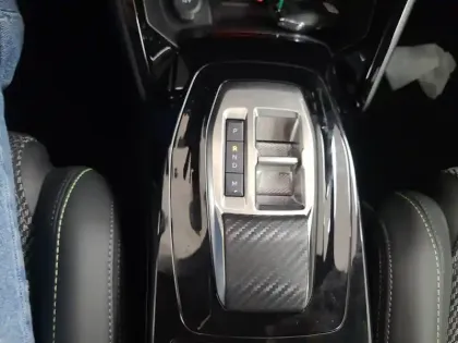 Photo 13 Peugeot 2008  PureTech 130 S&S EAT8