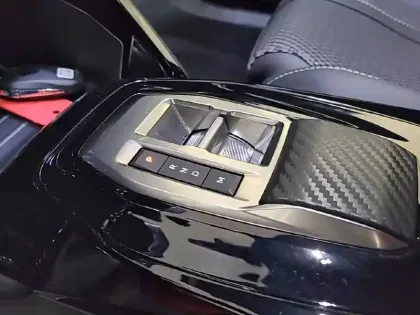 Photo 36 Peugeot 2008  PureTech 130 S&S EAT8