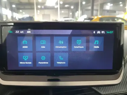 Photo 12 Peugeot 2008  PureTech 130 S&S EAT8