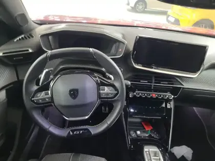 Photo 8 Peugeot 2008  PureTech 130 S&S EAT8