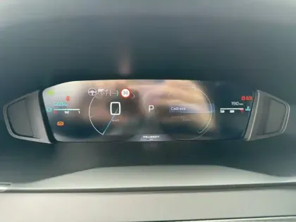 Photo 29 Peugeot 2008  Hybrid 145 e-DCS6