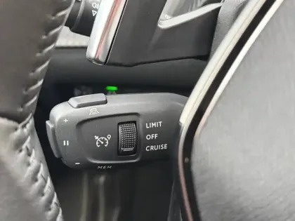 Photo 58 Peugeot 2008  Hybrid 145 e-DCS6