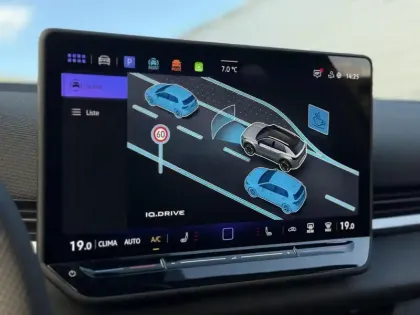 Photo 38 Volkswagen T-roc  1.5 eTSI EVO2 Hybrid 150 ch DSG7