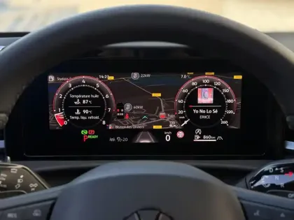 Photo 24 Volkswagen T-roc  1.5 eTSI EVO2 Hybrid 150 ch DSG7