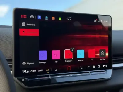 Photo 36 Volkswagen T-roc  1.5 eTSI EVO2 Hybrid 150 ch DSG7