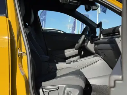 Photo 13 Volkswagen T-roc  1.5 eTSI EVO2 Hybrid 150 ch DSG7