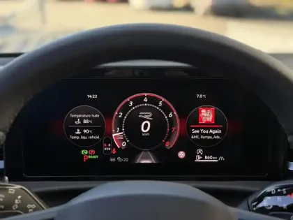 Photo 23 Volkswagen T-roc  1.5 eTSI EVO2 Hybrid 150 ch DSG7