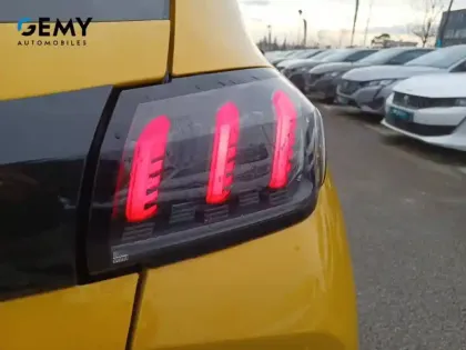 Photo 18 Peugeot 208  PureTech 100 S&S BVM6