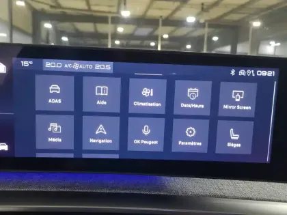 Photo 12 Peugeot 3008  Electrique 210 ch 73 kWh