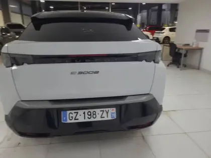 Photo 4 Peugeot 3008  Electrique 210 ch 73 kWh