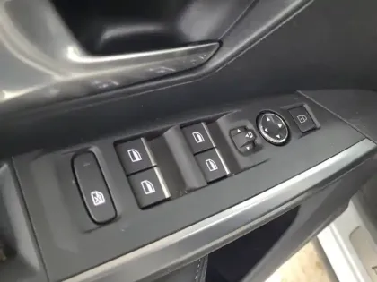 Photo 18 Peugeot 3008  Electrique 210 ch 73 kWh